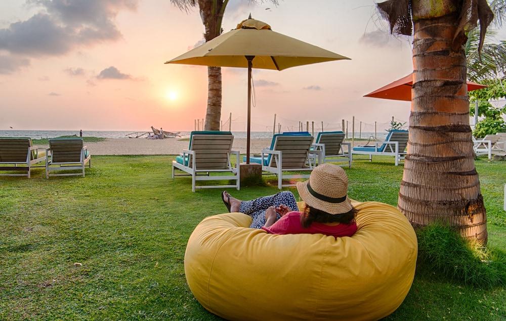 Hotel J Negombo Dış mekan fotoğraf