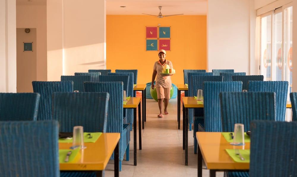 Hotel J Negombo Dış mekan fotoğraf