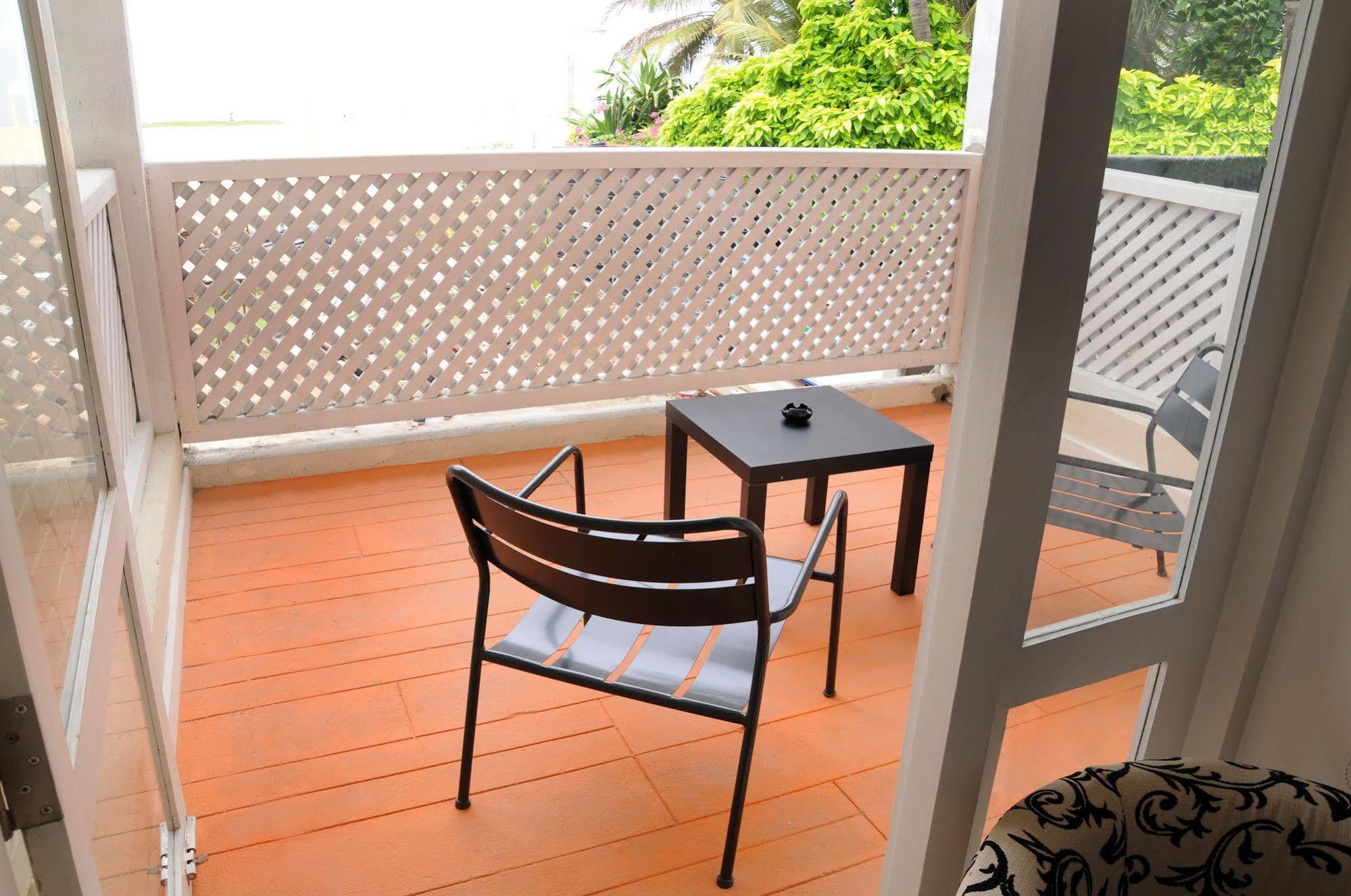 Hotel J Negombo Dış mekan fotoğraf