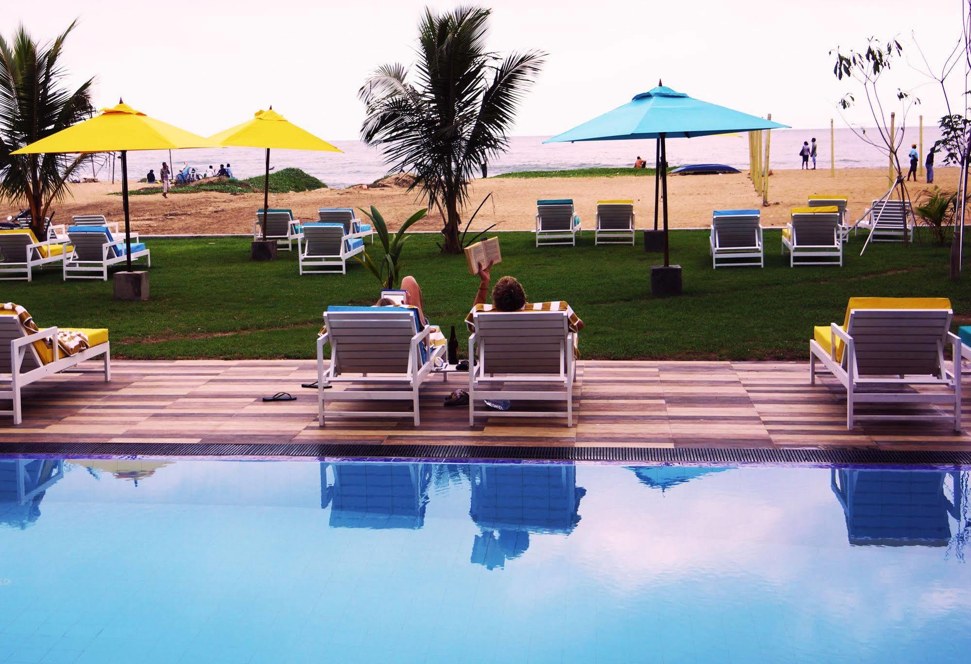 Hotel J Negombo Dış mekan fotoğraf