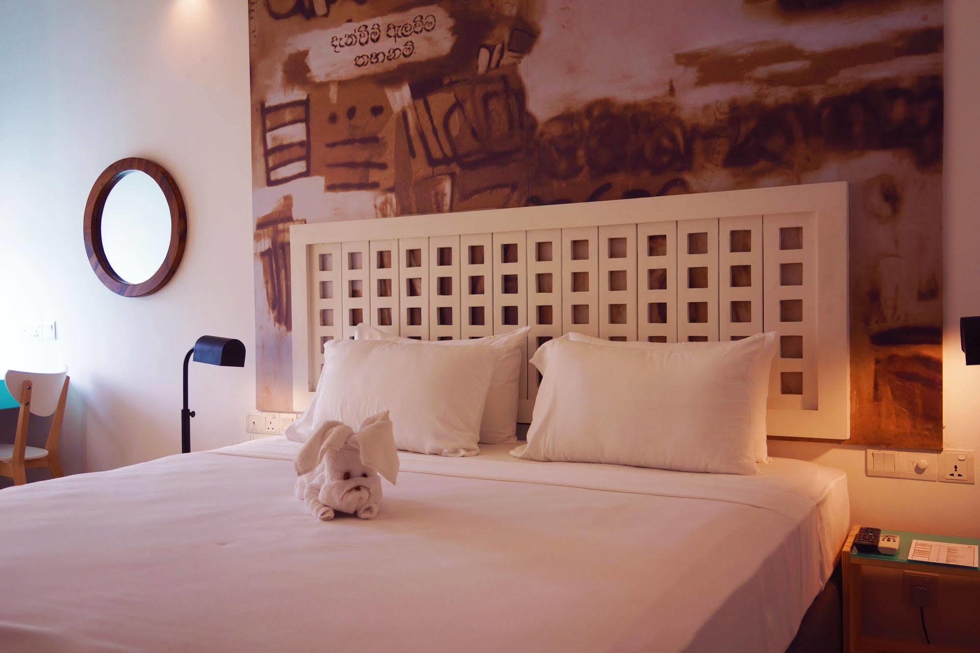 Hotel J Negombo Dış mekan fotoğraf